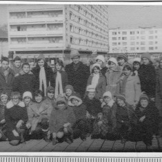 bnk foto Ploiesti - Vedere inspre blocul 7 etaje si catedrala - anii `70