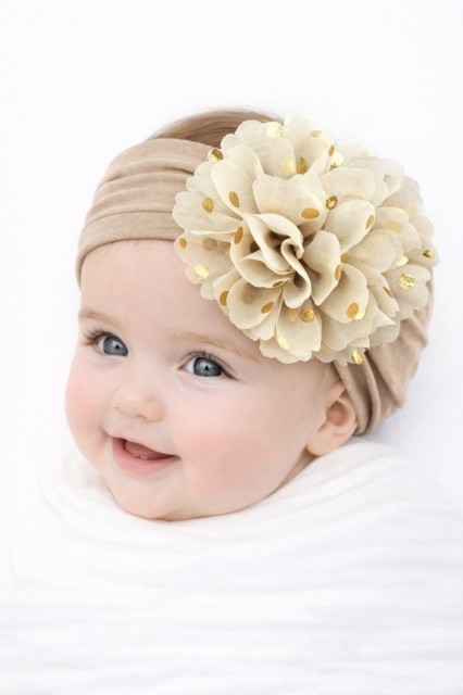 Bentita crem lata cu floare din tulle si buline aurii