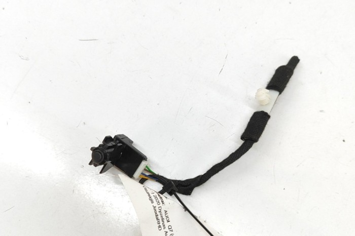 Senzor de temperatură AUDI Q7 4M 2020 OEM: 4N0820541 | 31968831