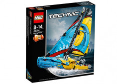 LEGO Technic - Iaht de curse 42074 foto