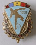 INSIGNA SPARTACHIADA TINERETULUI 1956 ARUNCAREA GREUTATII RPR (CITITI DESCRIEREA)