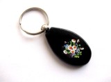breloc pe lemn , flori de camp 38657