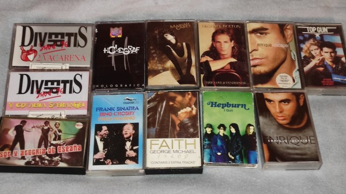 12 CASETE AUDIO ORIGINALE PT. COLECTIONARI