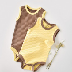 Set 2 body-uri fara maneci Ribana Bebe Unisex din bumbac organic si 5%elastan - Vanilie/Maro BabyCosy (Marime: 3-6 Luni)