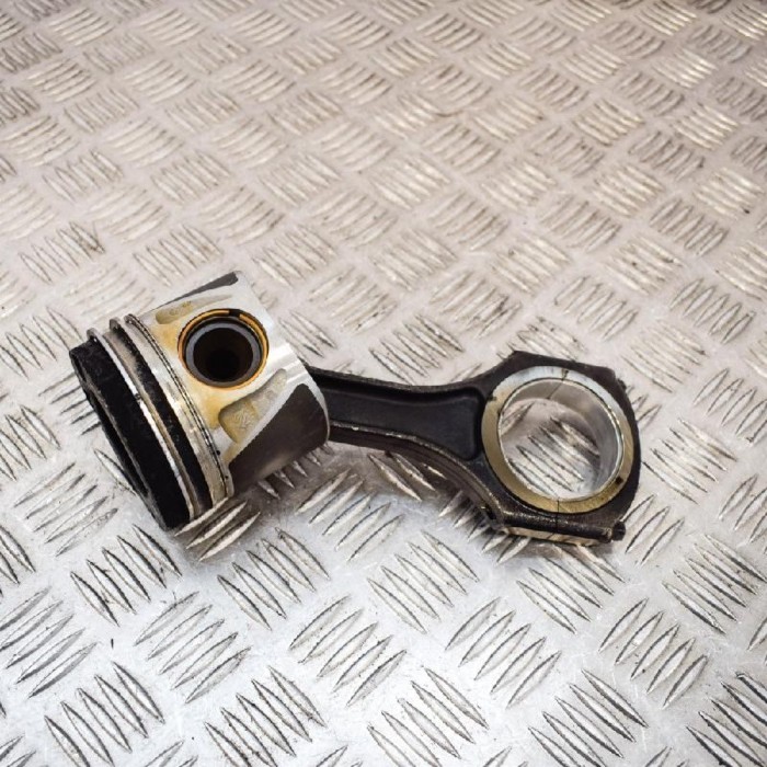 Piston MERCEDES-BENZ E W212 2010 OEM: A6510300020A6510302517 3335622