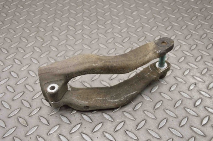 Braț inferior st&acirc;nga față JAGUAR F-PACE X761 2017 OEM: GX73-3463-AC