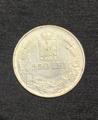 Moneda 250 lei 1941 nihil sine deo foto