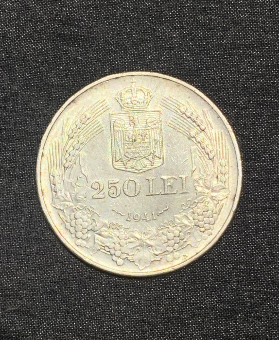 Moneda 250 lei 1941 nihil sine deo