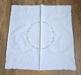 FATA DE MASA VINTAGE DIN BUMBAC CU MODEL BRODERIE MECANIZATA