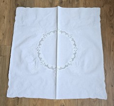 FATA DE MASA VINTAGE DIN BUMBAC CU MODEL BRODERIE MECANIZATA
