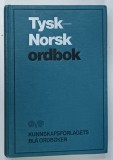 TYSK - NORSK , ORDBOK ( DICTIONAR GERMAN - NORVEGIAN ) ved JENS HAUKPY og WILHELM ZICKFELDT , 1978