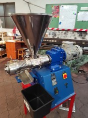 Presa ulei 2.2 Kw putere instalata - 220V sau 380V