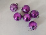 Lot 6 globuri vechi vintage West Germany, Craciun, cca 6cm diametru, mov cu decor alb