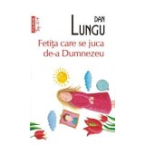 Fetita care se juca de-a Dumnezeu