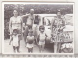 Bnk foto Familie cu Dacia 1100, Alb-Negru, Romania de la 1950, Transporturi