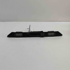 Ornament lampa număr de &icirc;nmatriculare AUDI A8 D4 4H_ 2011 OEM: 4E0827574M,4E0827574L,4H0827574,4H0827574B,8E0943021B,8E0943022B 27754860