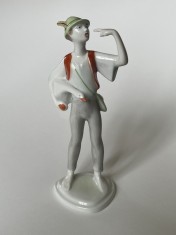 Figurina din portelan unguresc HOLLOHAZA Kezzel Festett 1834, baietel tinand o gasca, anii 1960