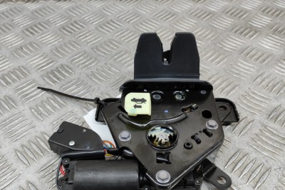 &amp;Icirc;ncuietoare haion TESLA MODEL Y 2022 OEM: 1500604-CN-B | 23131890 foto