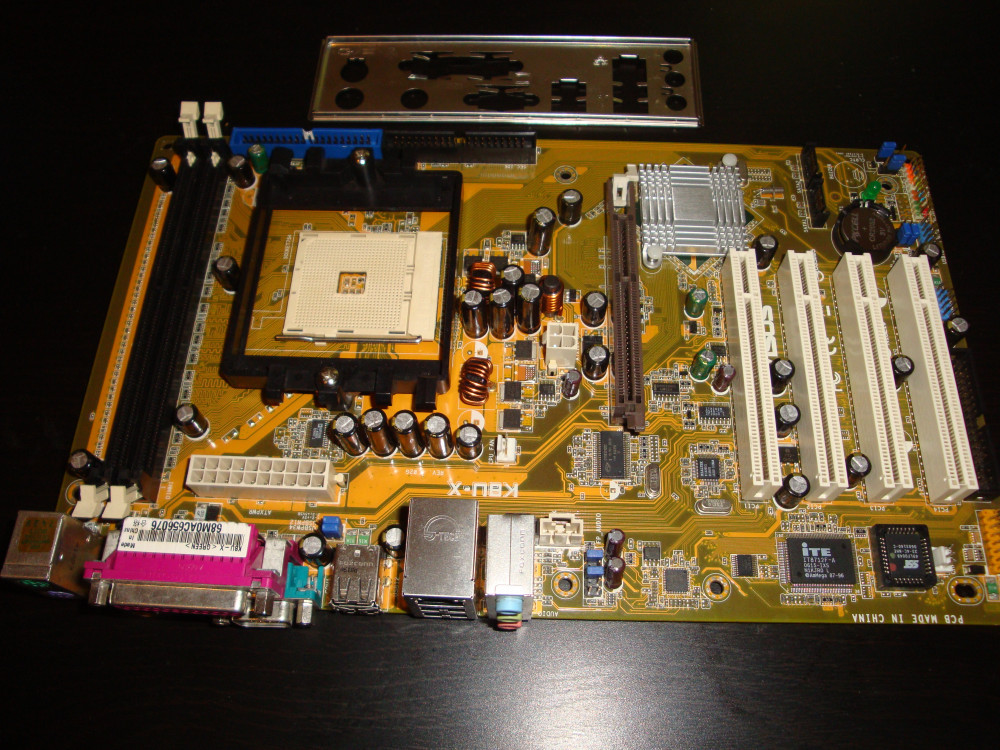 Placa de baza Asus K8U-X AMD socket 754 DDR1 AGP - de colectie | Okazii.ro