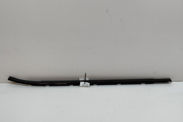 Chedar geam ușă dreapta spate KIA EV6 CV 2022 OEM: 83220-CV000 22910317