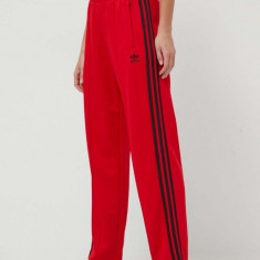 adidas Originals pantaloni de trening culoarea roșu, cu imprimeu IM9809