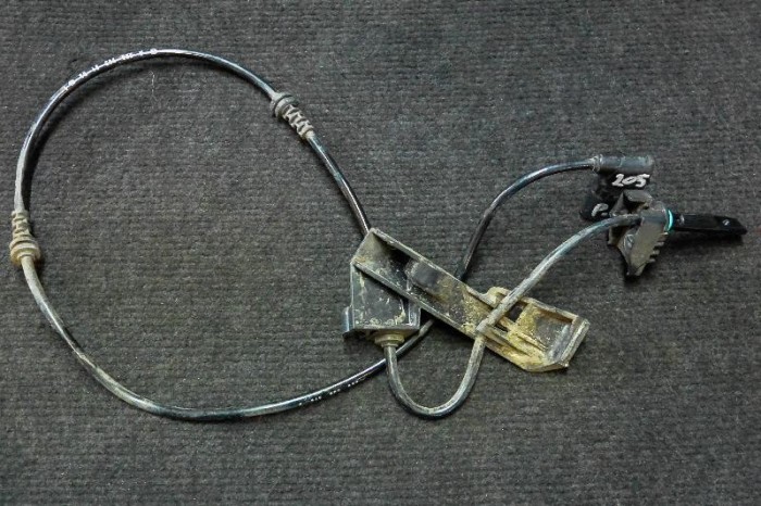 Senzor ABS st&acirc;nga față MERCEDES-BENZ C W205 2015 OEM: A0575451728A2059058103A2055462380 1876880