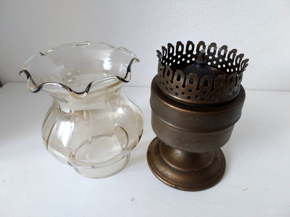 Lampa veche petrol gaz lampant, decor rustic, cu fitil, metal si sticla, 24  cm | Okazii.ro