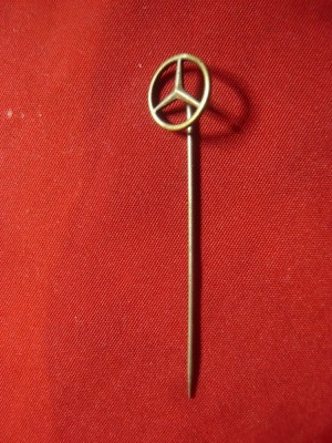 Insigna veche Reclama Auto- Mercedes , d=1cm , metal foto