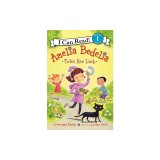 Amelia Bedelia Tries Her Luck