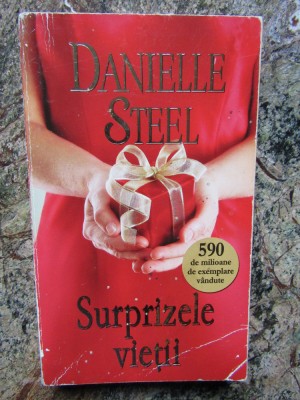 DANIELLE STEEL - SURPRIZELE VIETII foto