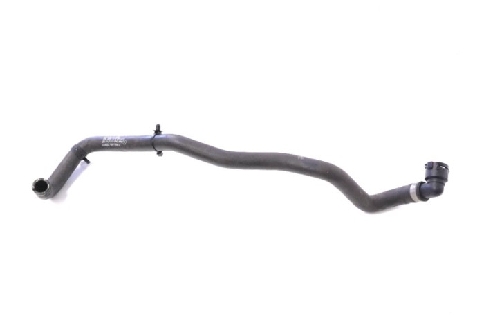 Furtun de lichid de răcire MERCEDES-BENZ GLA X156 2017 OEM: A2468303396 11516400