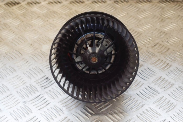 Ventilator aeroterma VOLVO V40 Hatchback 2016 OEM: AV6N-18456-BA,00009656-03 | 10950566