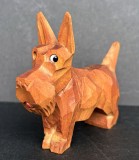 Zdreanta - mica statueta din lemn natur a catelului lui Tudor Arghezi, caine cioplit manual