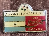 QW9 N9 71 - Insigna - tematica sport - fotbal - Campionatul Mondial Italia 1990 - steag Argentina - reclama Coca Cola
