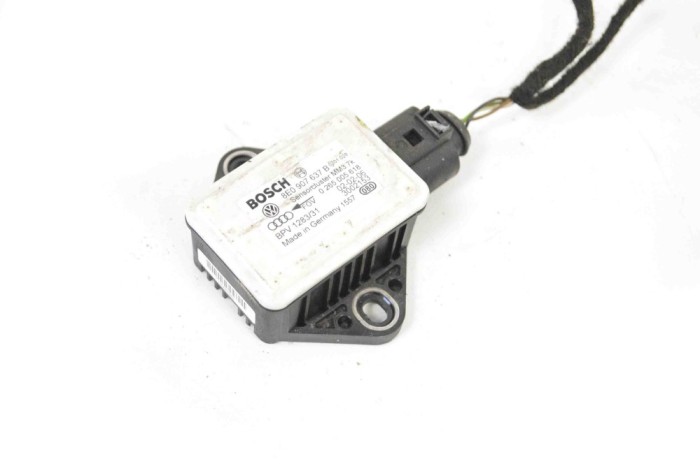 Senzor de accelerație AUDI A4 Cabrio 8H7, B6, 8HE, B7 2006 OEM: 8E0907637B,0265005618 | 11789127