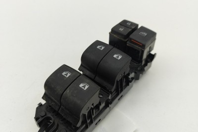 Buton geam ușă dreapta față TOYOTA HILUX VIII Pick-up _N1_ 2023 OEM: 84040-0K012,840400K012 31238874 foto