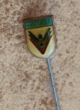 QW9 N5 97 - insigna - tematica sport - comunism - DACIADA, Romania de la 1950