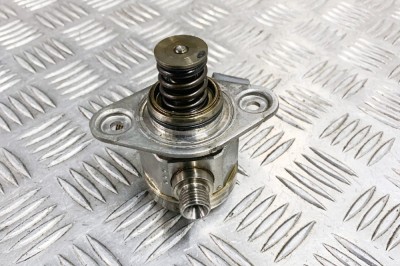Pompa de combustibil BMW 5 F10 2011 OEM: Sedan | 11204048 foto