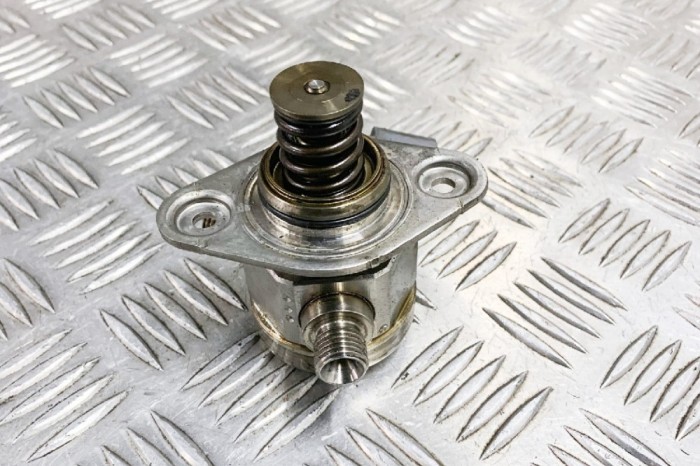 Pompa de combustibil BMW 5 F10 2011 OEM: Sedan | 11204048