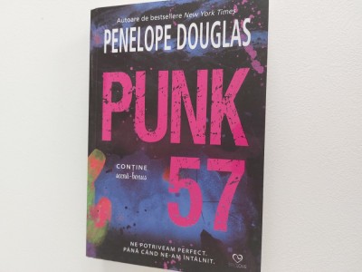 Penelope Douglas Punk 57 foto