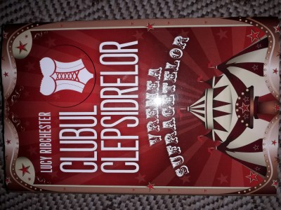 Clubul clepsidrelor Lucy Ribchester foto