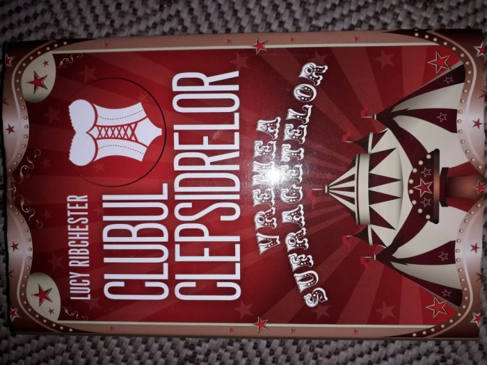 Clubul clepsidrelor Lucy Ribchester