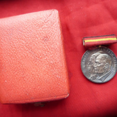 Medalie DDR Lupta impotriva fascismului 1933-1945 , argint sau metal argintat
