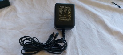 ALIMENTATOR 9V -500 mA , MODEL OH-41044DB , FUNCTIONEAZA . foto