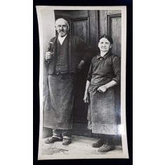 MAMA SI TATAL VITREG AL CANCELARULUI AUSTRIEI ENGELBERT DOLLFUSS , FOTOGRAFIE DE ERNST GERSDORFF , MONOCROMA , PERIOADA INTERBELICA