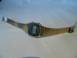 Ceas de dama ,Casio digital , model retro , placaj auriu cod c15