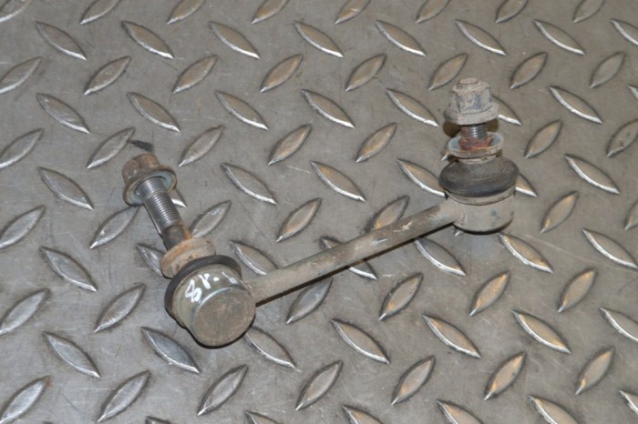 Bieleta stabilizatoare dreapta față TOYOTA LAND CRUISER _J15_ 2019 13766520