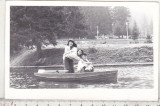 Bnk foto Poiana Brasov - Cu barca pe lacul Miorita - anii `70, Alb-Negru, Romania de la 1950, Natura