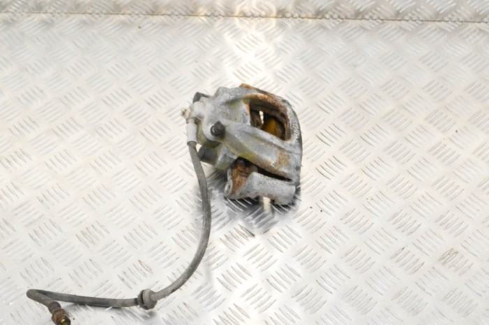Etrier de fr&acirc;nă dreapta față MINI COOPER R50, R53 2005 OEM: Hatchback | 13241094