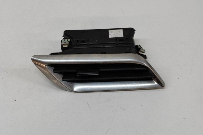 Gura de ventilație planșa de bord PEUGEOT 5008 II MC, MJ, MR, M4 2023 OEM: 9815415780 | 31990659
